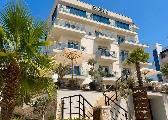 Avenue Hotel