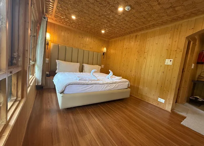 River Retreat Resort
