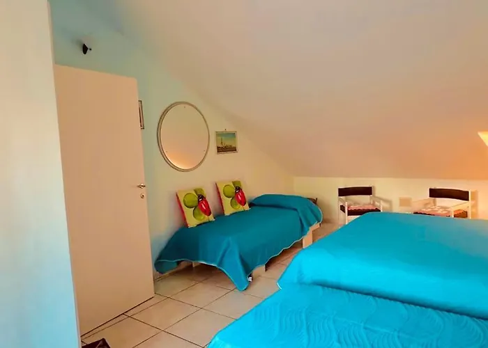 Villetta Tina a 50 m dal Mare -Residence -Ampio Giardino Privato- Parking