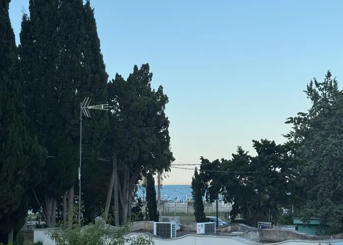 Villetta Tina a 50 m dal Mare -Residence -Ampio Giardino Privato- Parking