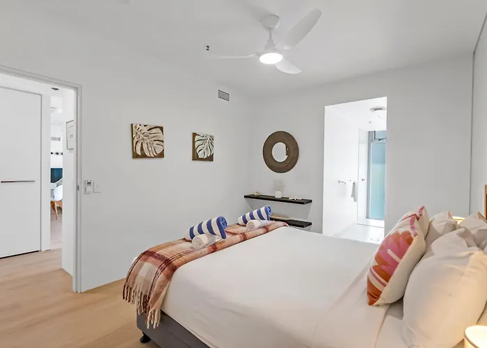 Belle Escapes 25 Harbour Lights With Magical Water Views