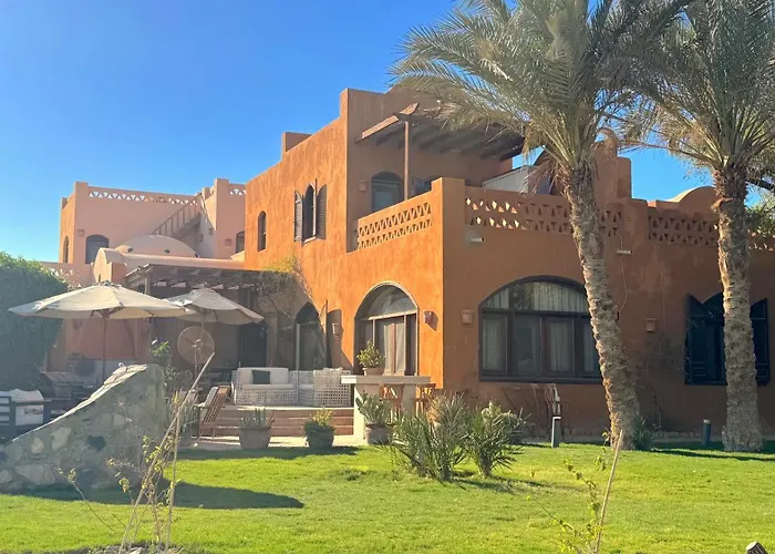El Gouna Nubian Lagoonfront Villa - 4Br, 9 Guests
