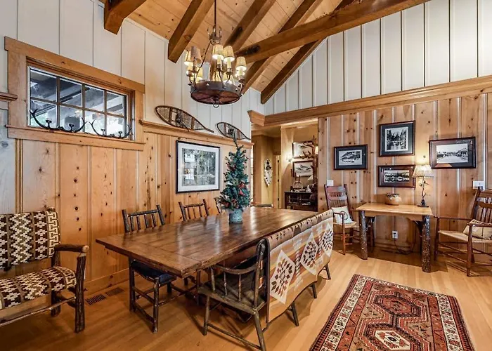 Beautiful Lakefront Home With Dock Stone Fireplace W&D And Nearby Activities