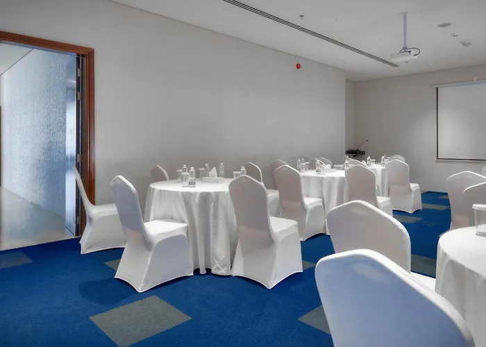 Jarzez Inn Hotel Azaiba فندق جرزيز إن العذيبة