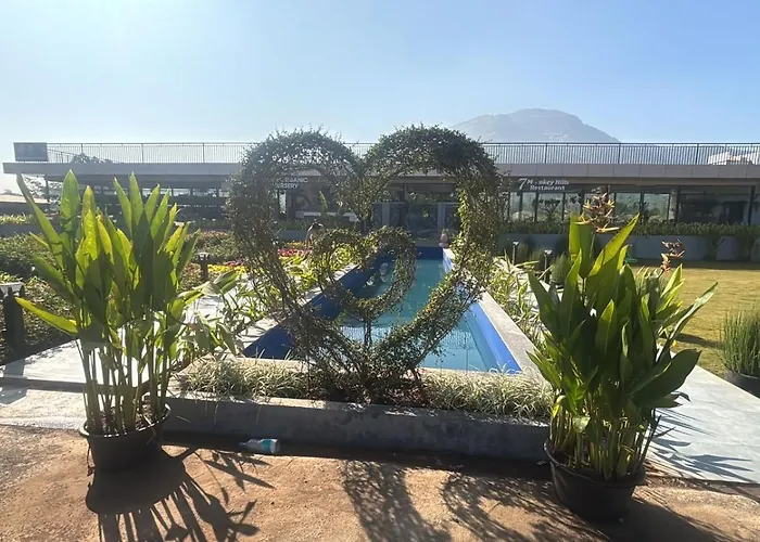 7 Tree Resort & Restaurant