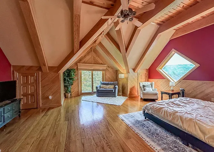 The Iconic Red Roof Lakefront Estate Of Deep Creek Lake - 8Br Sleeps 20