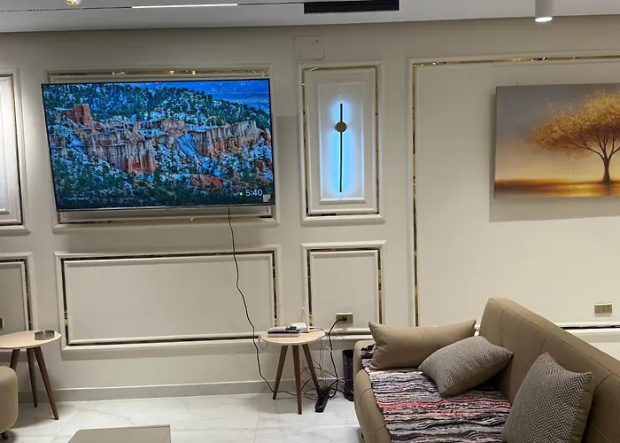 Luxury Smart Apartment 3 Bedrooms 2 Bathrooms With Stunning Balcony