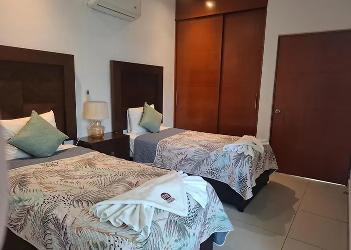 B1 Luxurious Condo A Few Meters From The Beach, Ground Floor