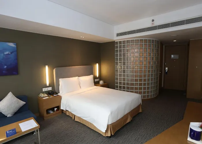 Holiday Inn Express Shanghai Jinsha By Ihg