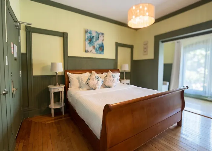 Niagara Grandview Boutique Hotel