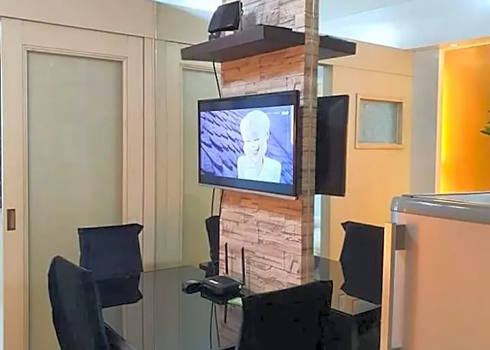 Vangie'S Place At Sea Residences
