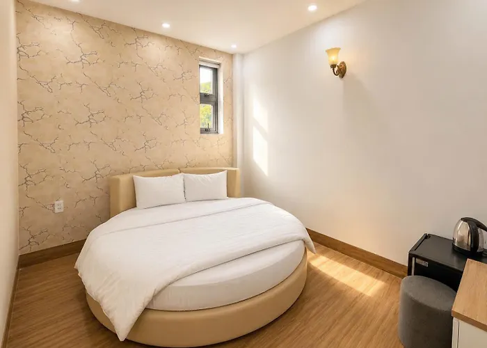 The Land Hotel & Apartment
