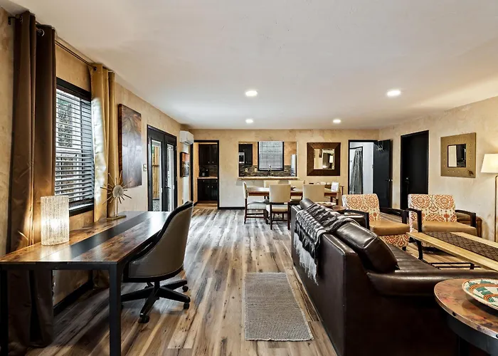 Luxx Taos Motor Lodge