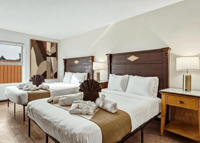 Luxx Taos Motor Lodge