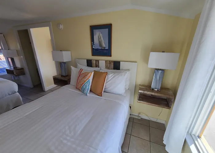 Sunny Cove Motel