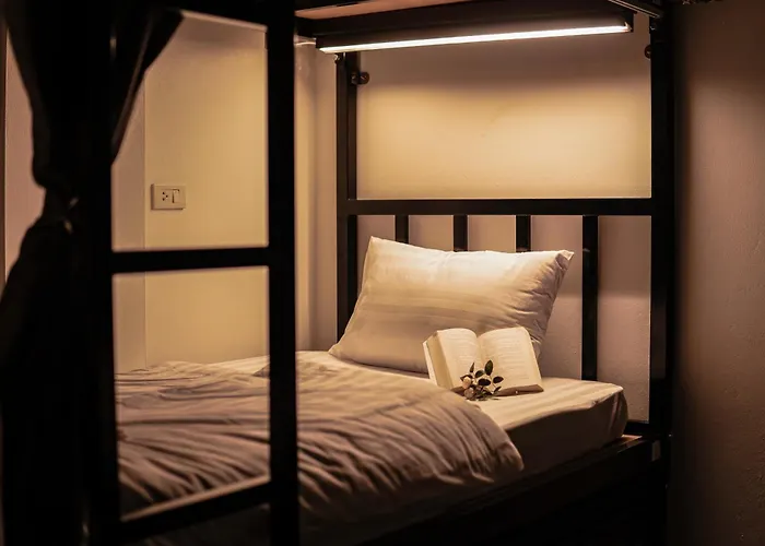 Sea Beach Hostel & Club Beachfront 18-39 Years Only