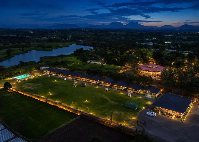 Shreephal Luxury Lake Resort - Hatgad, Saputara