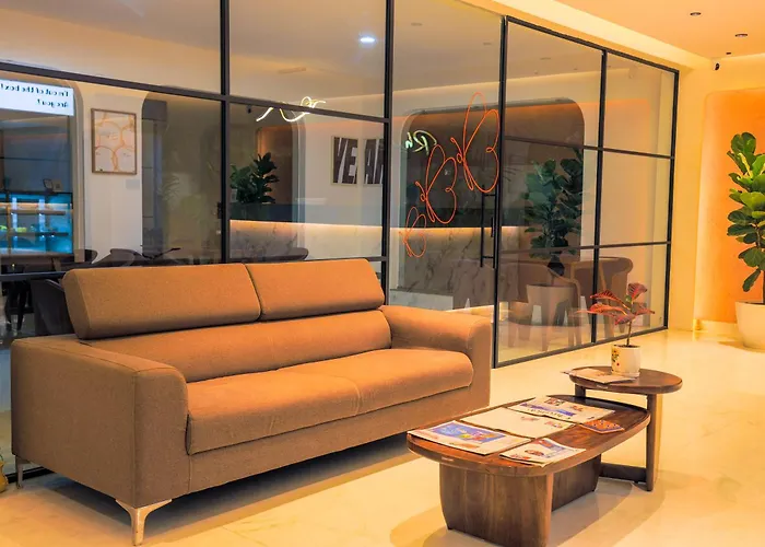 Rhyme Hotel - Hitech City