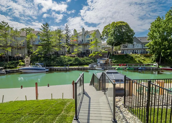 Grand Bend Riverfront Retreat - Walk To Beach - Sleeps 10