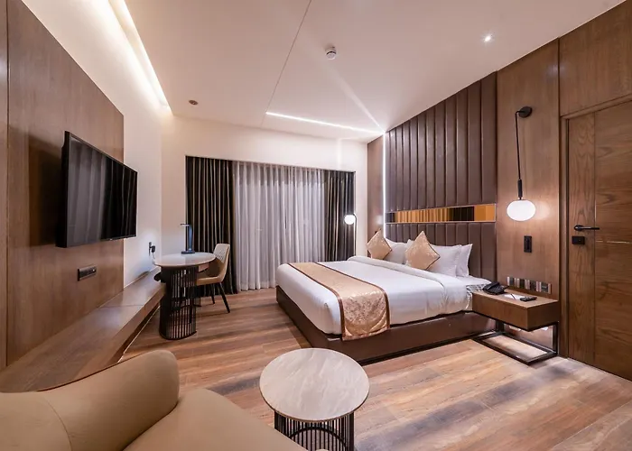 Best Western Plus Bay Hills