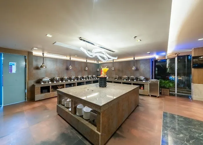 Best Western Plus Bay Hills