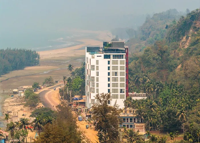 Best Western Plus Bay Hills