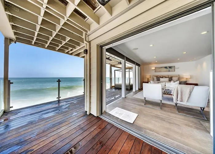 Malibu Beachfront 4Br, Sea Views & Beach Access