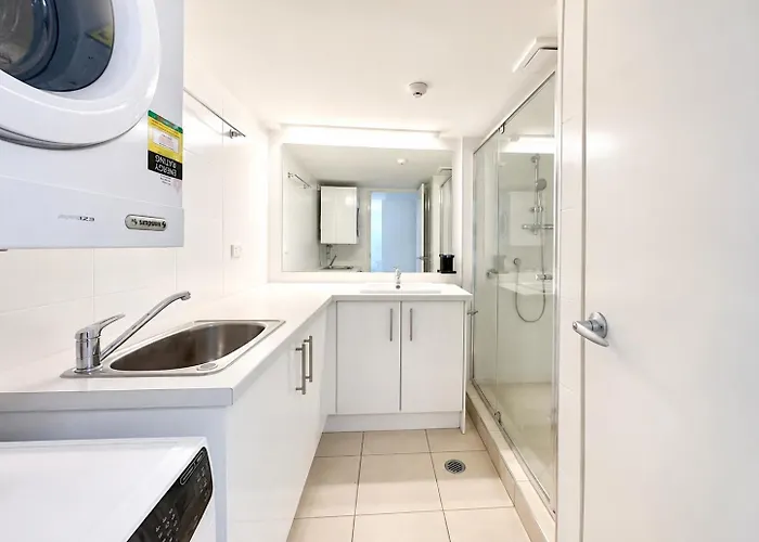 Central Surfers Paradise 2Br Pool Walk To Beach & Cavill