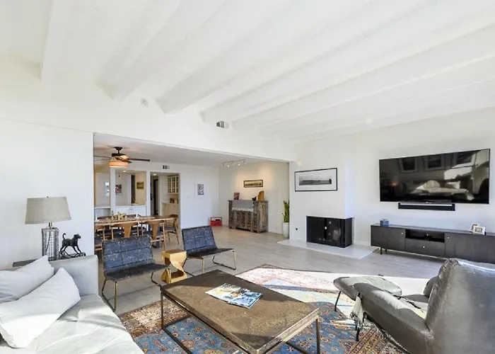 Three Bedroom Residence With Private Rooftop Deck