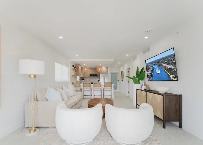 The Spanish River - 2Br Waterfront Boca