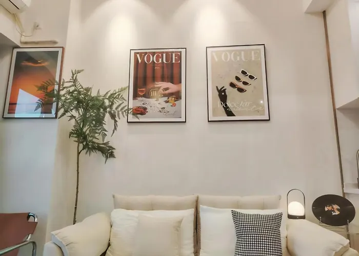 Yueluo Xishuang Bay Suites