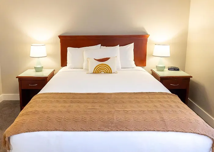 Scott'S Inn & Suites