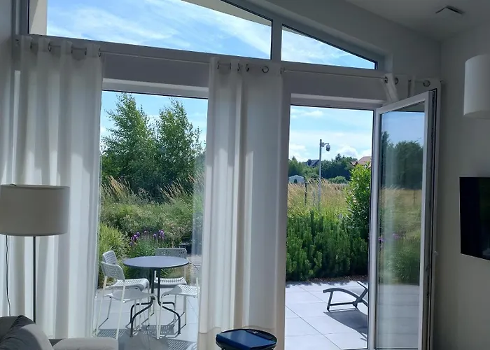 Dwa Morza Domki Caloroczne Z Ogrodem