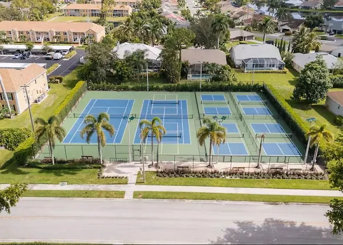 Piccadilly Beach House - Beautiful Updated Home, Private Pool, Tennis, Pickleball Minutes From Downtown 5Th Ave & Beaches!!!