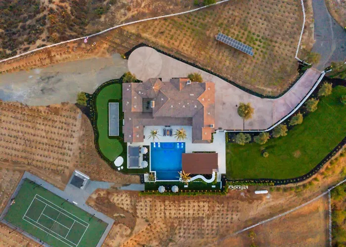 Vaquero By Fieldtrip Modern Wine Country Resort