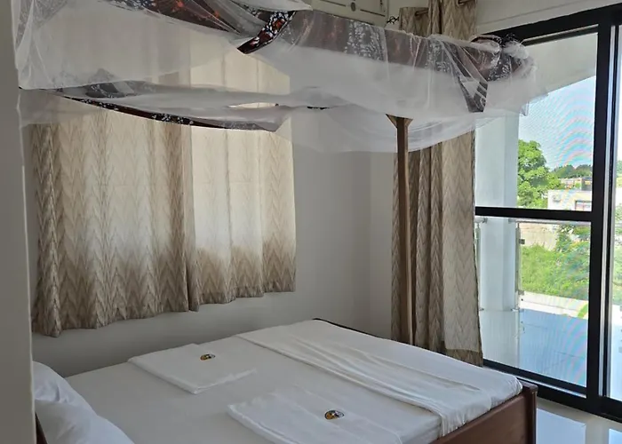 Upole Hotel