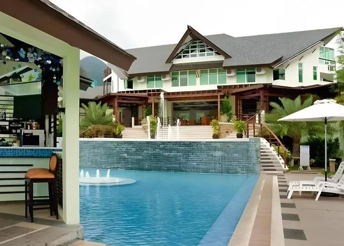 Acuatico Beach Resort & Hotel