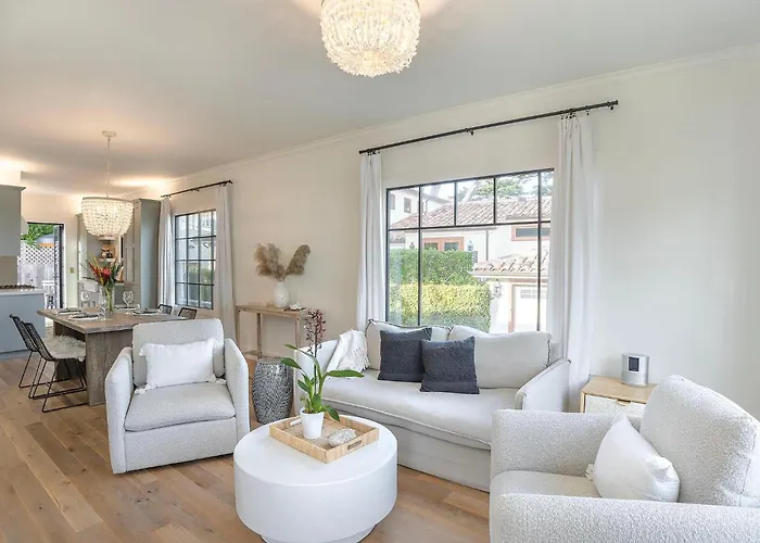 3917 Casa Blanca
