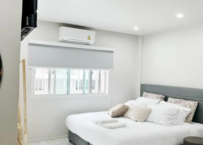 Langsuan Smile Hotel