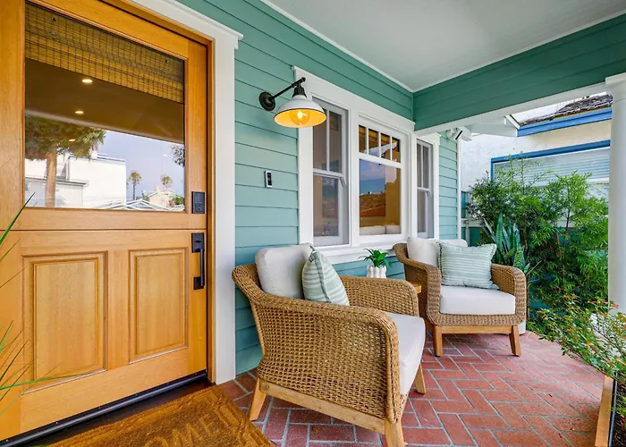 Stroll To Redondo Beach: Modern, Coastal Gem