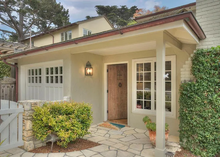 3936 Coastal Cottage