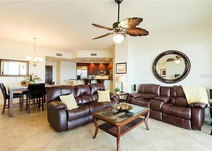 Waterfront Two Bedroom Residence Near Clearwater Beach