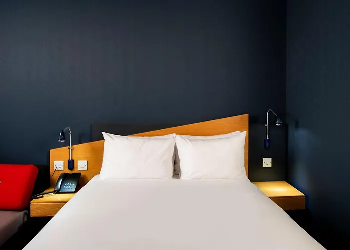 Holiday Inn Express Birmingham Oldbury By Ihg