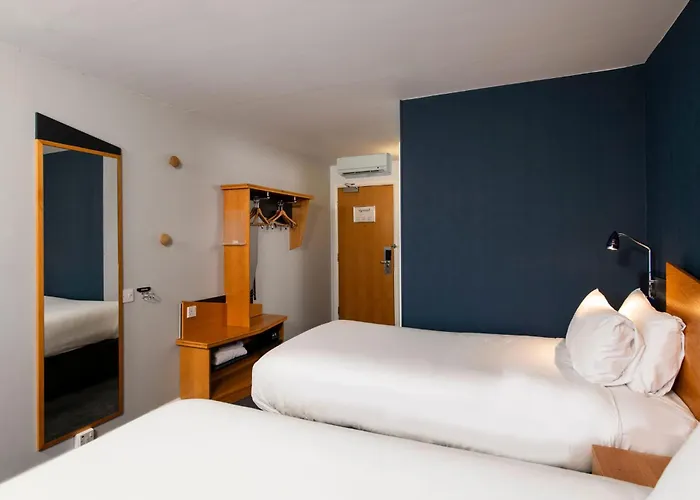 Holiday Inn Express Birmingham Oldbury By Ihg