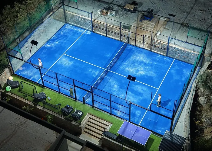Everest Apartments And Suites