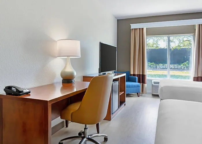 Comfort Inn & Suites Orlando North