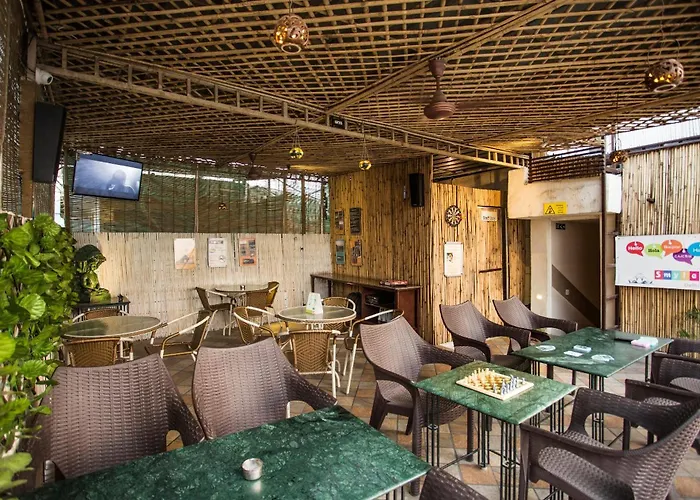 Smyle Inn - Comfort & Value Near New Delhi Railway Station - Since 1998