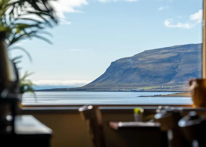 Hotel Flokalundur