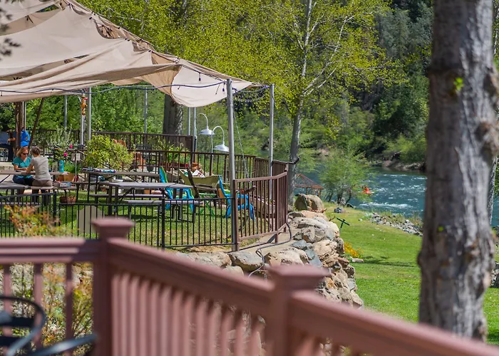 Strawhouse Resorts