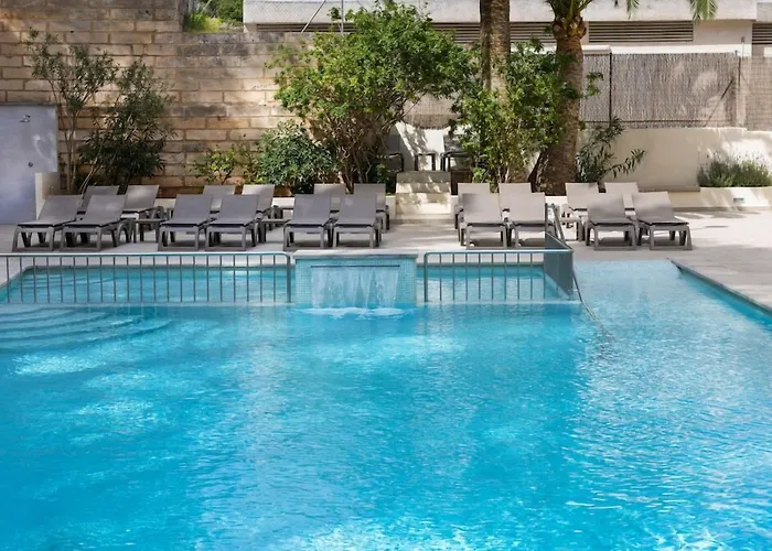 Flor Los Almendros Hotel